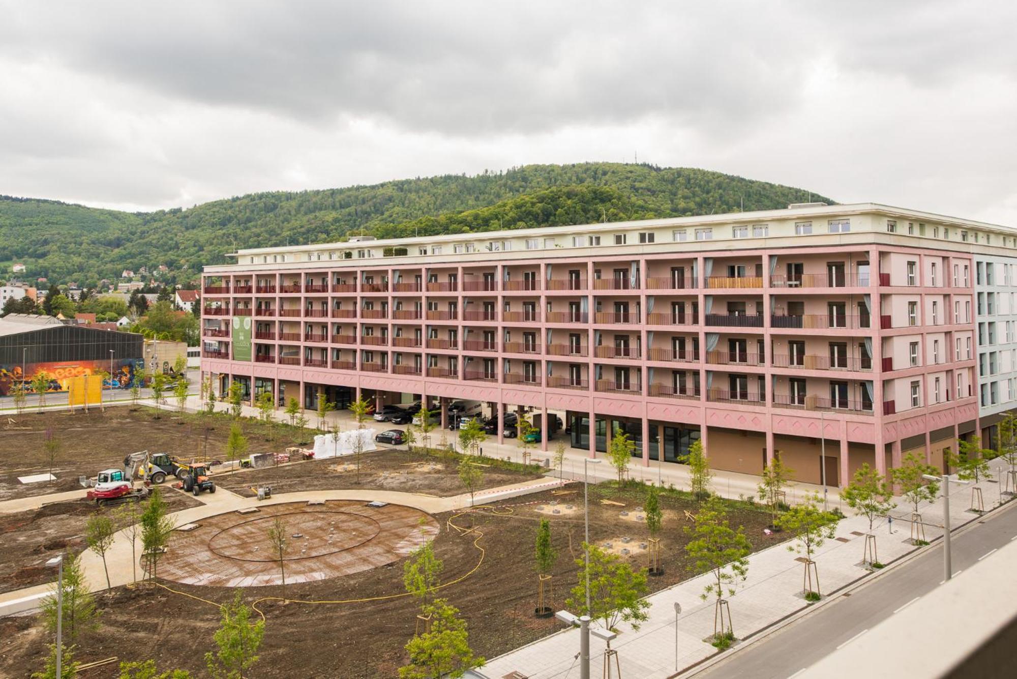 Muzeta Graz - Eco-Friendly Parkview Holiday Apartments In Graz'S Smart City Bagian luar foto